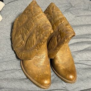 Tan/brown Cowgirl boots